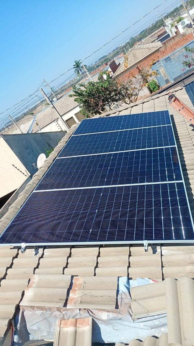 Painéis solares instalados em residência
