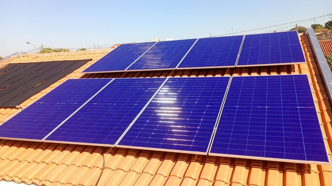 Sistema fotovoltaico em telhado