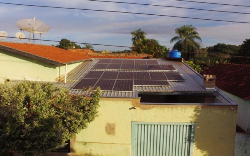 Instalação de energia solar fotovoltaica em residência 01