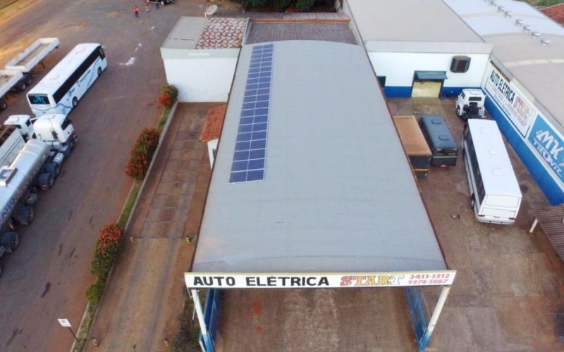 Instalação de energia solar na empresa Auto Elétrica Start 01